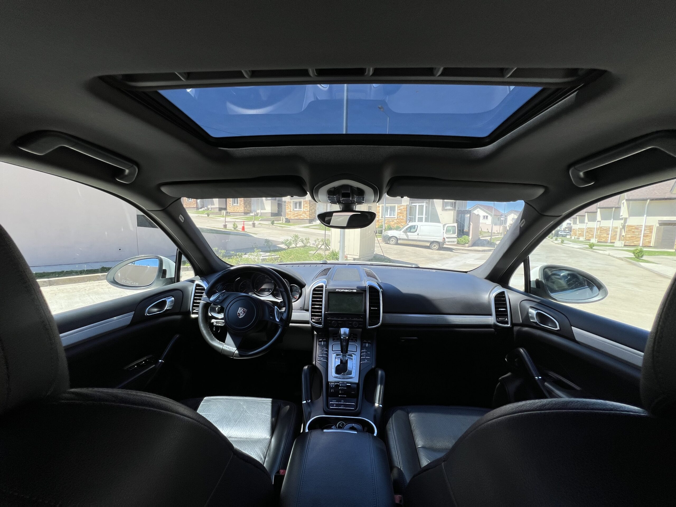 Porsche Cayenne — foto 13 de 20