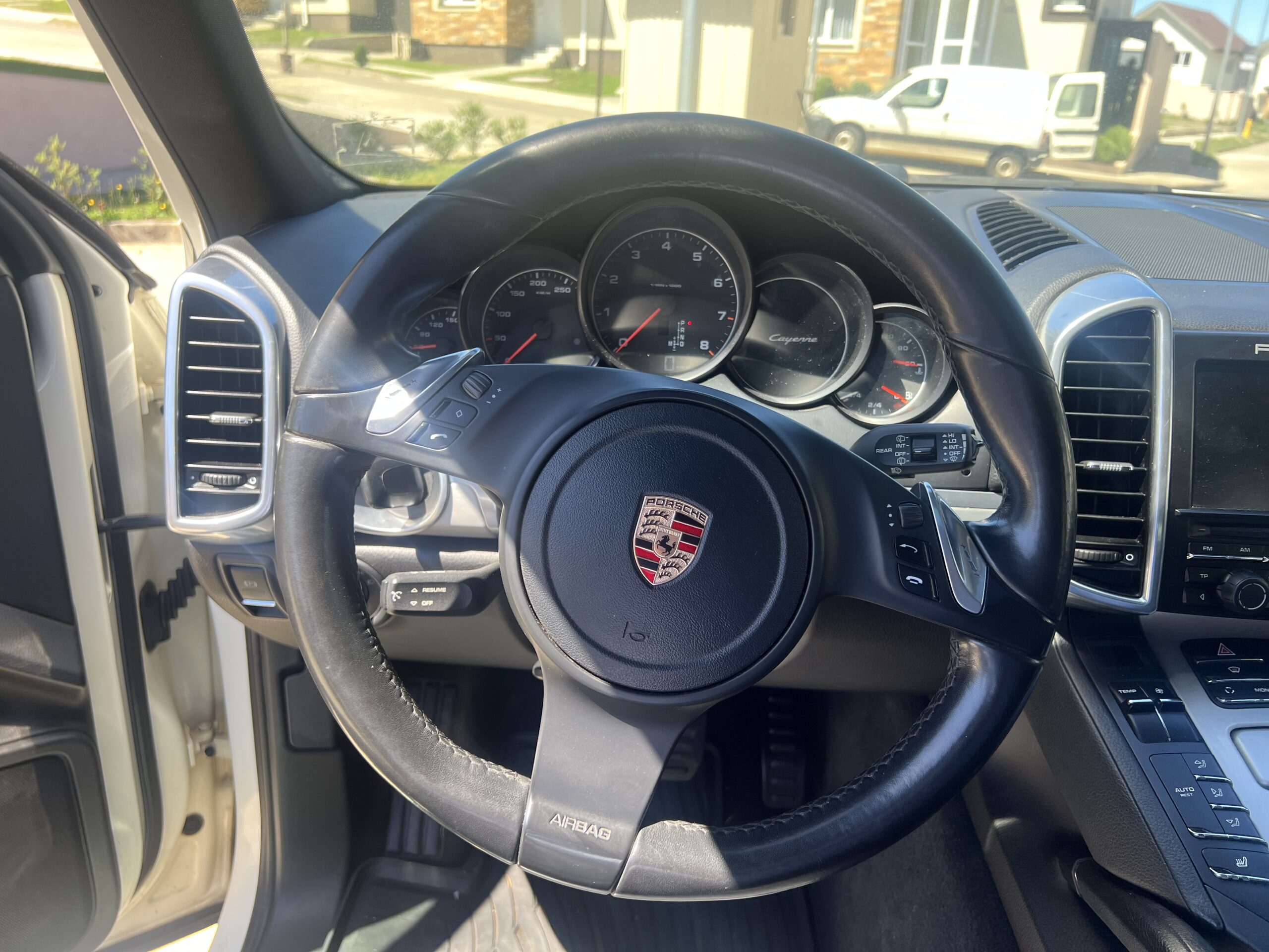 Porsche Cayenne — foto 19 de 20