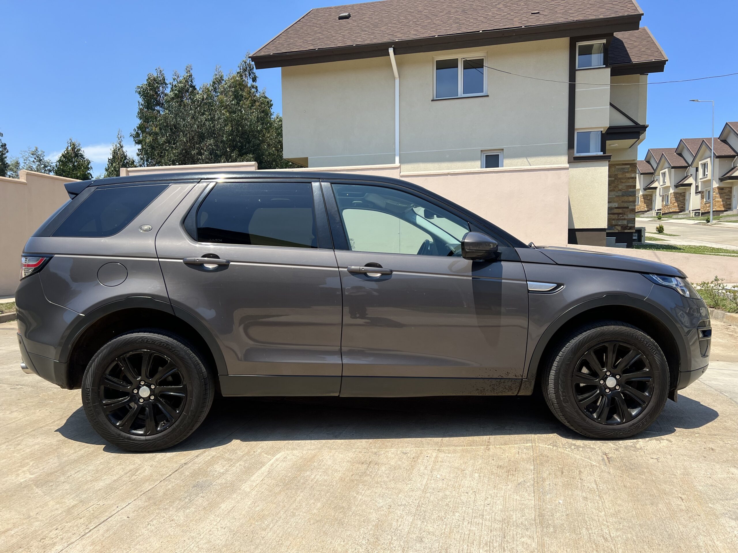 Land Rover Discovery — foto 2 de 18