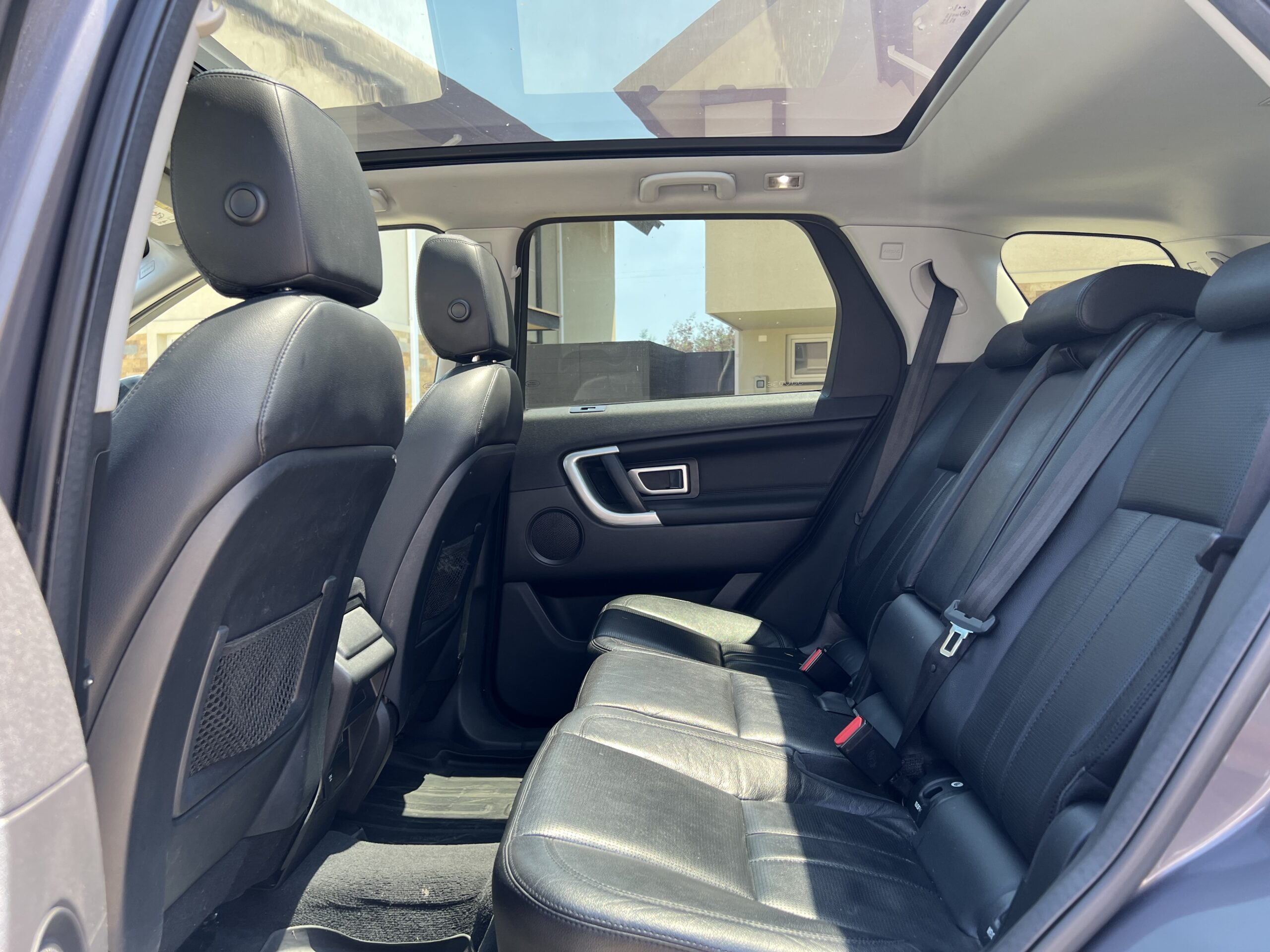 Land Rover Discovery — foto 7 de 18