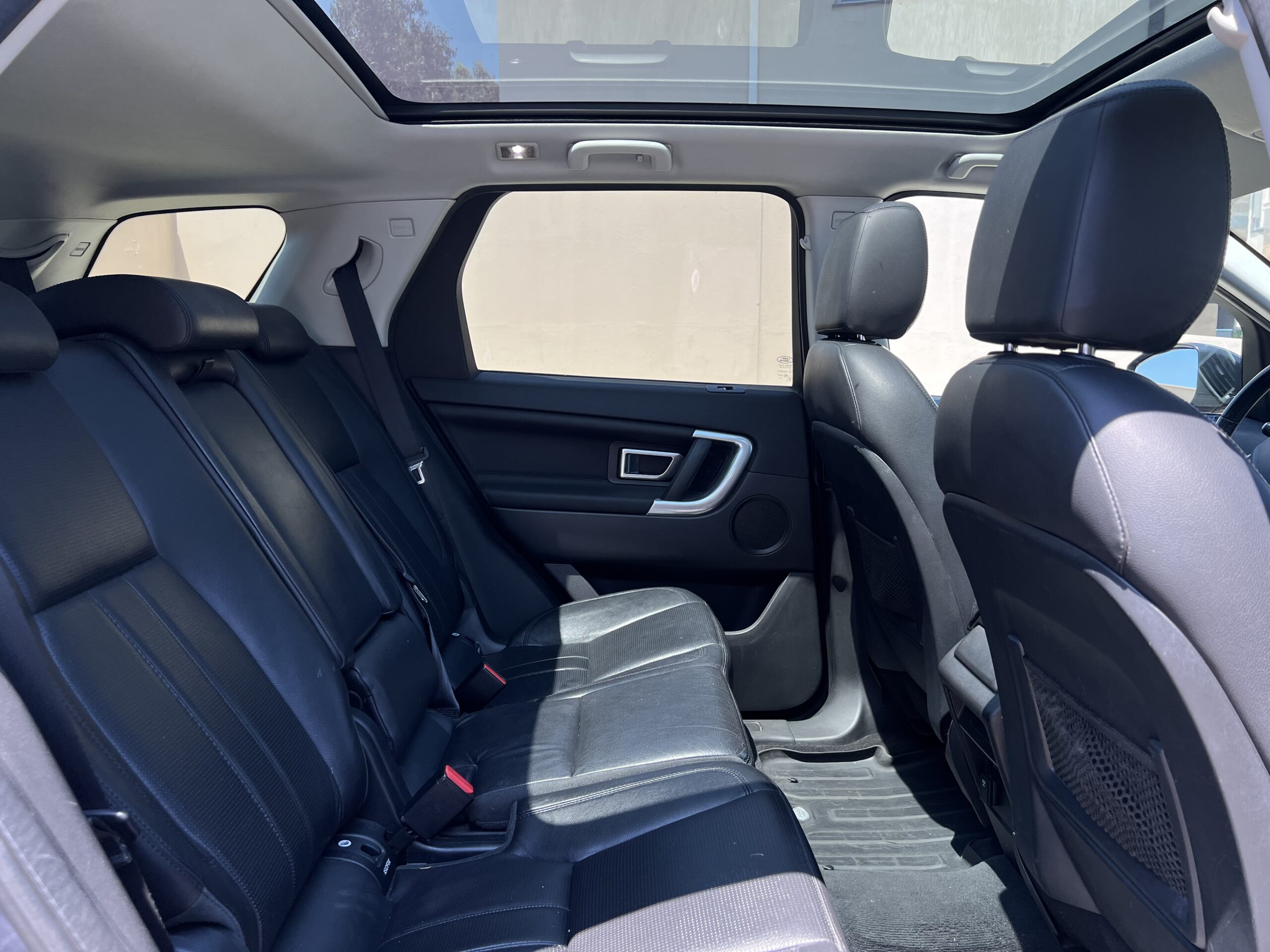 Land Rover Discovery — foto 8 de 18