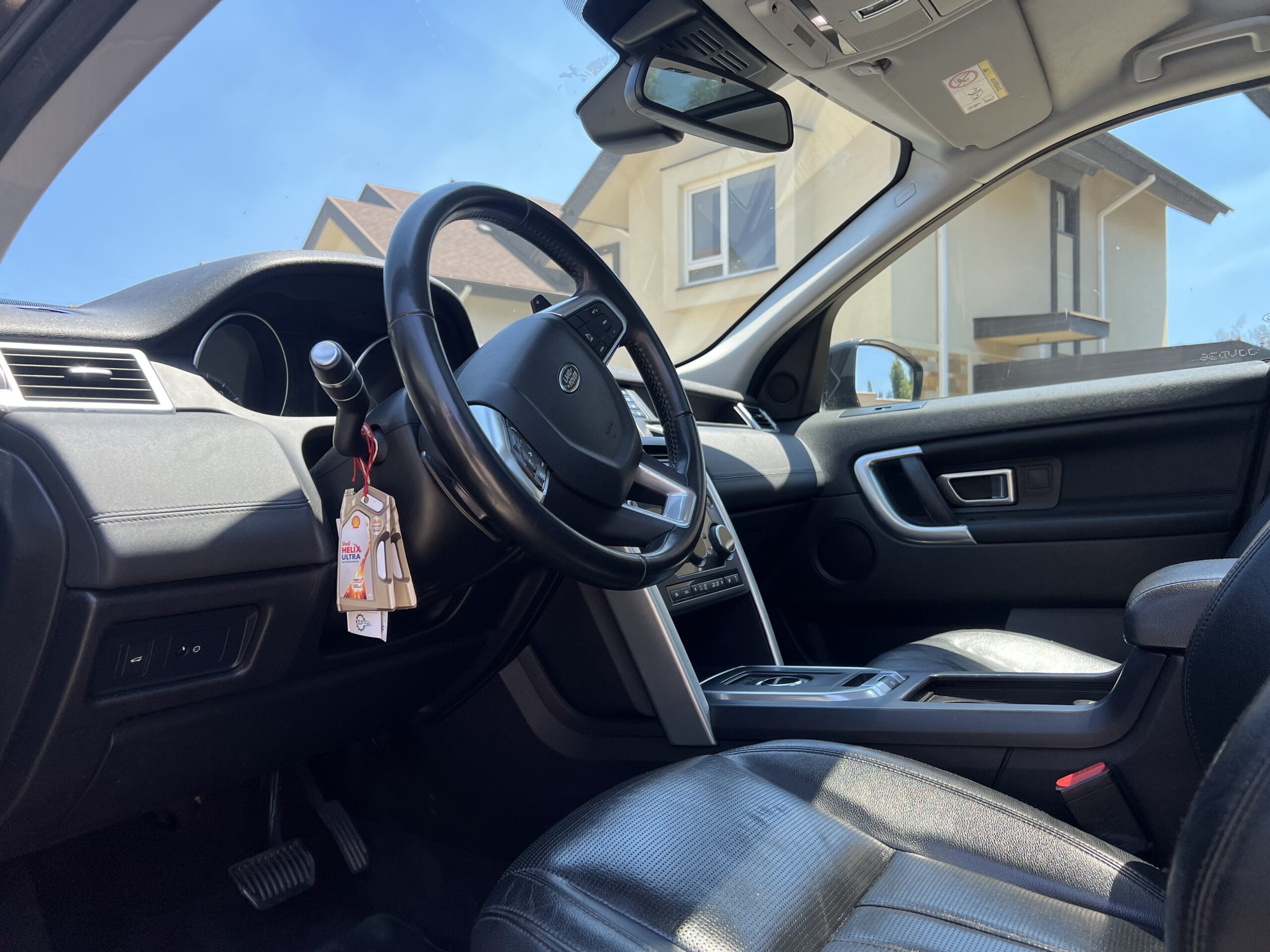 Land Rover Discovery — foto 15 de 18