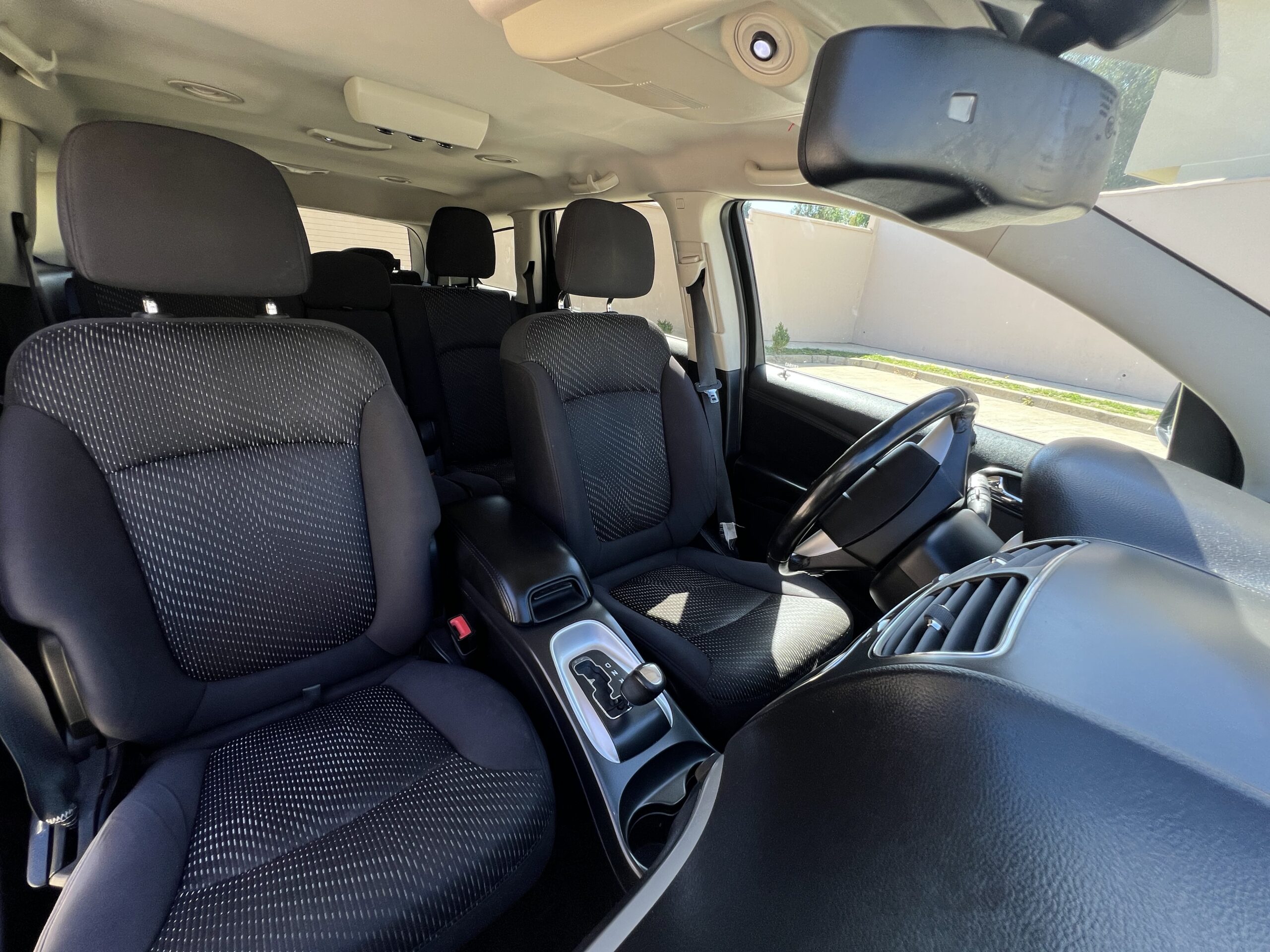 Dodge Journey — foto 12 de 15
