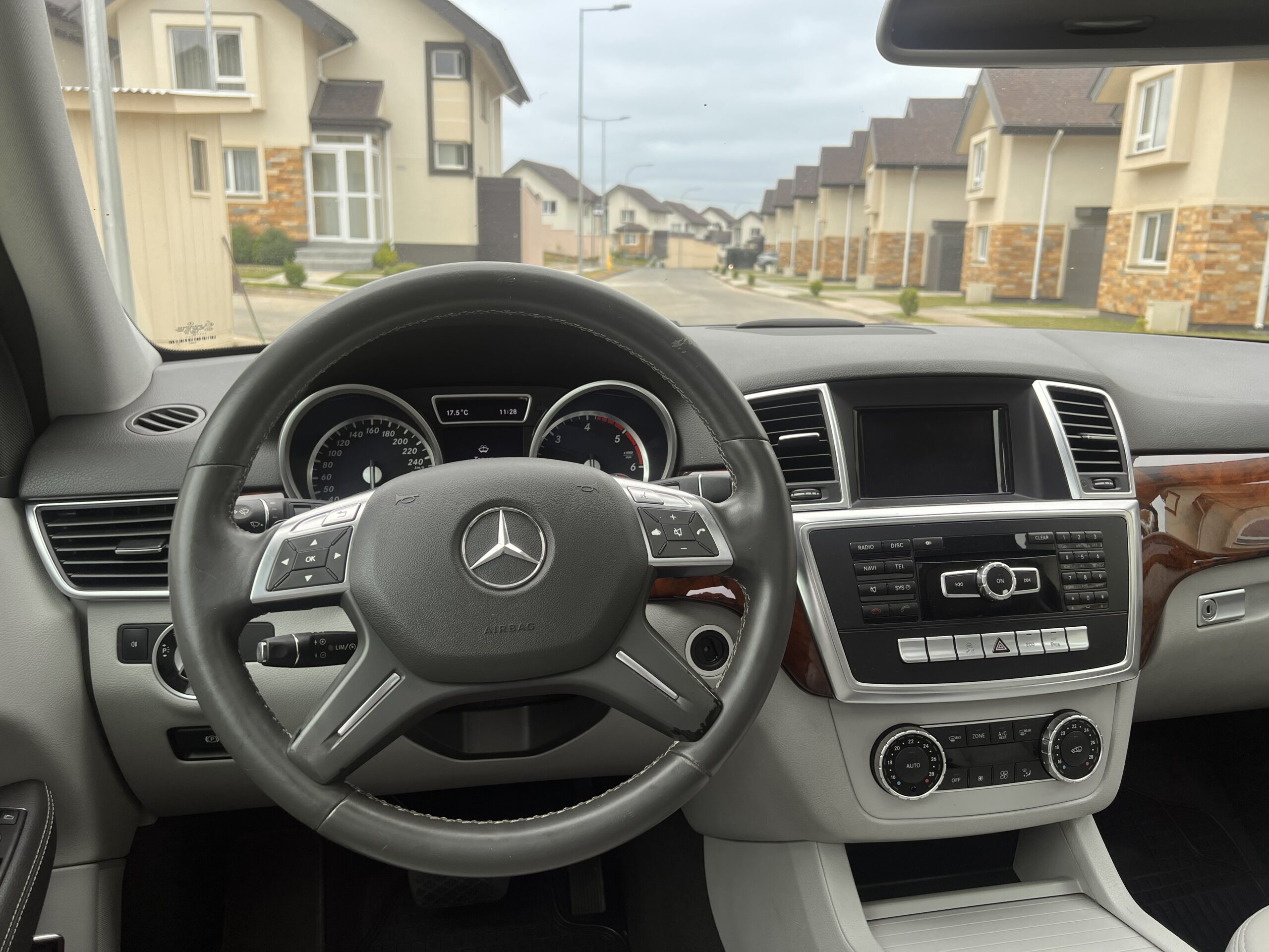 Mercedes-Benz Ml350 — foto 18 de 19