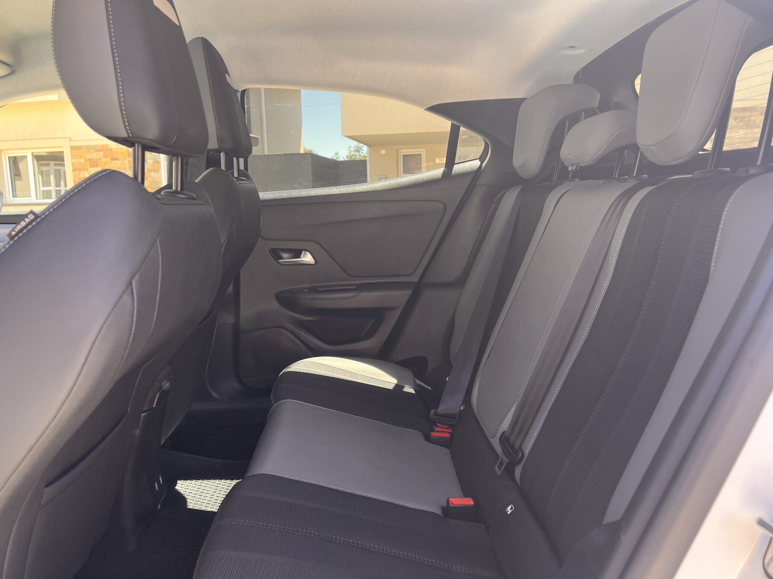 Opel Mokka 1.5 Td — foto 8 de 16