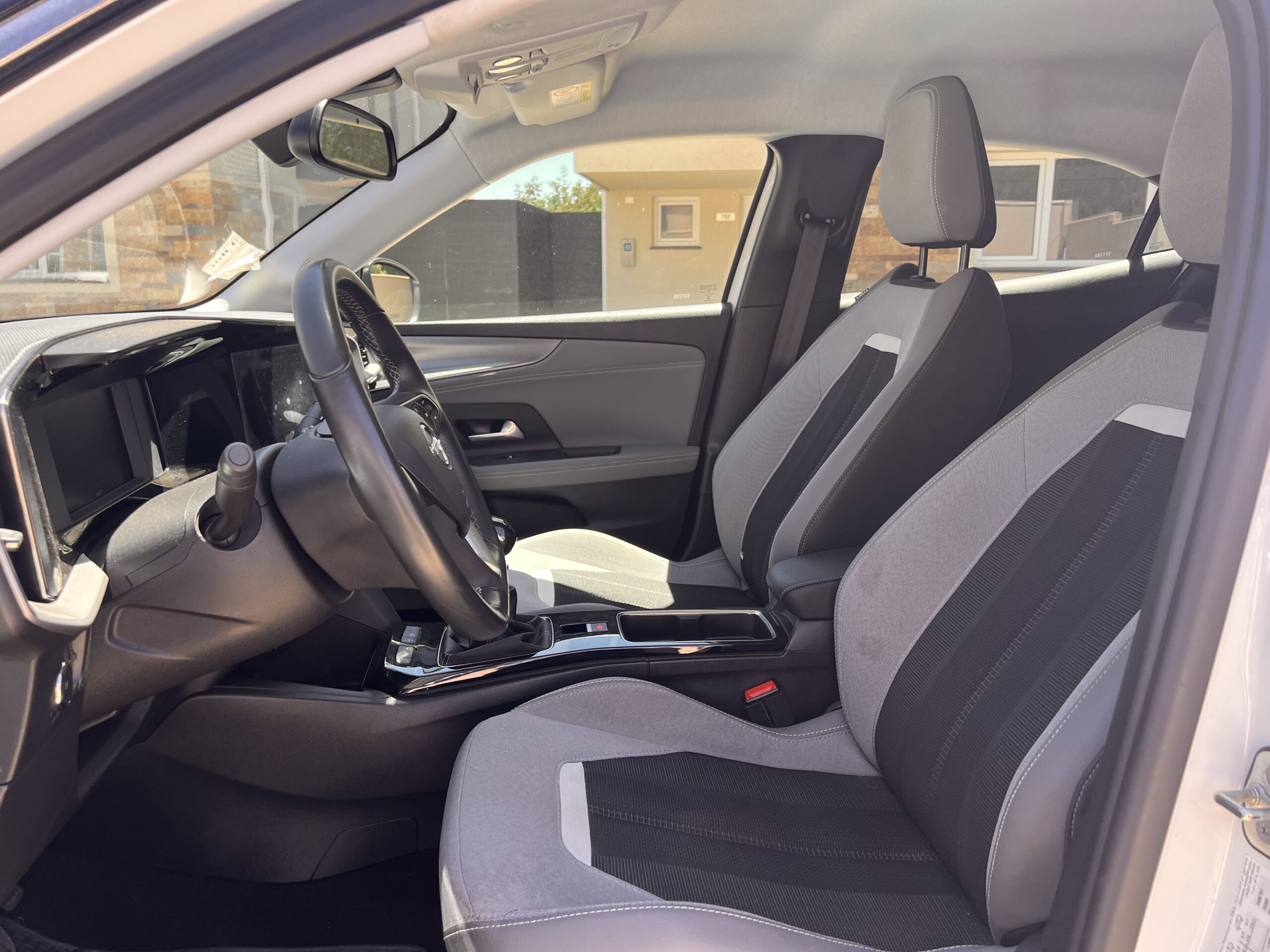 Opel Mokka 1.5 Td — foto 14 de 16