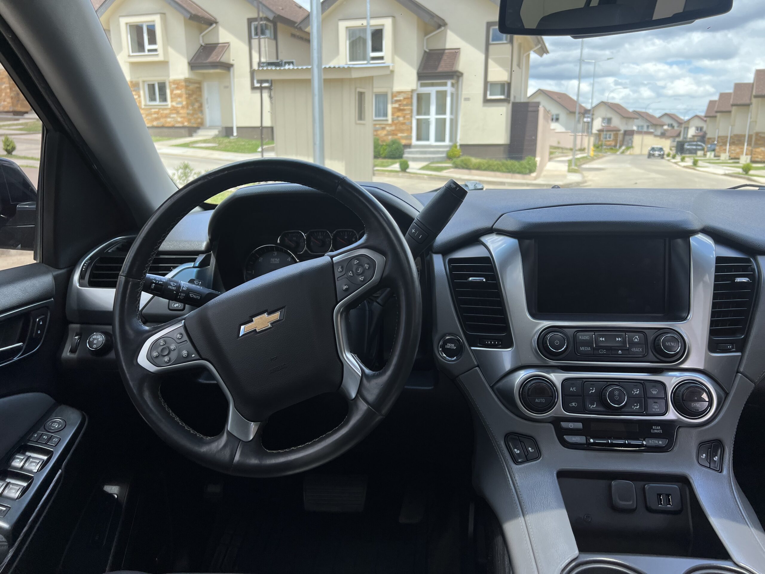 Chevrolet Tahoe — foto 12 de 18
