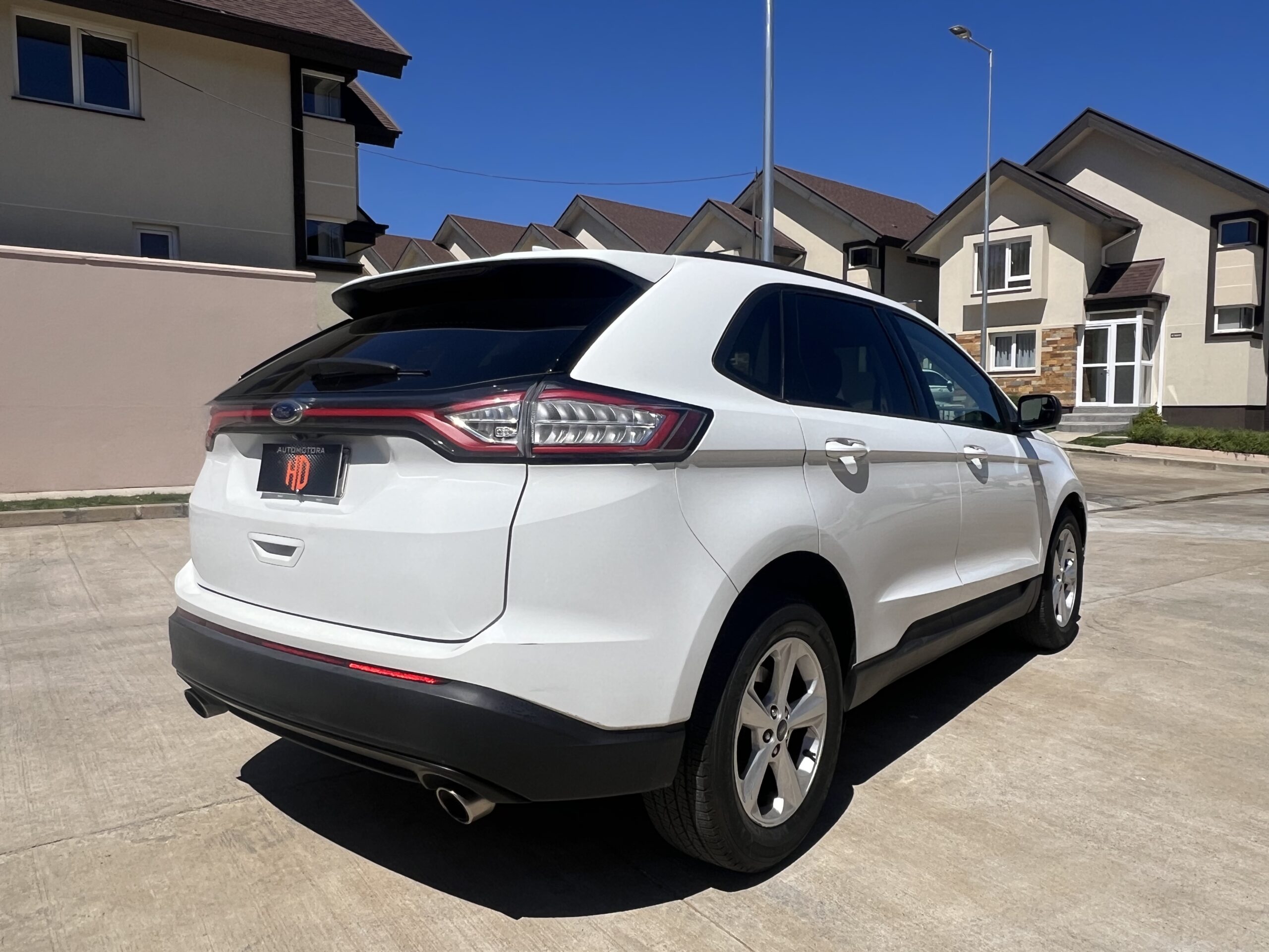 Ford Edge — foto 3 de 14