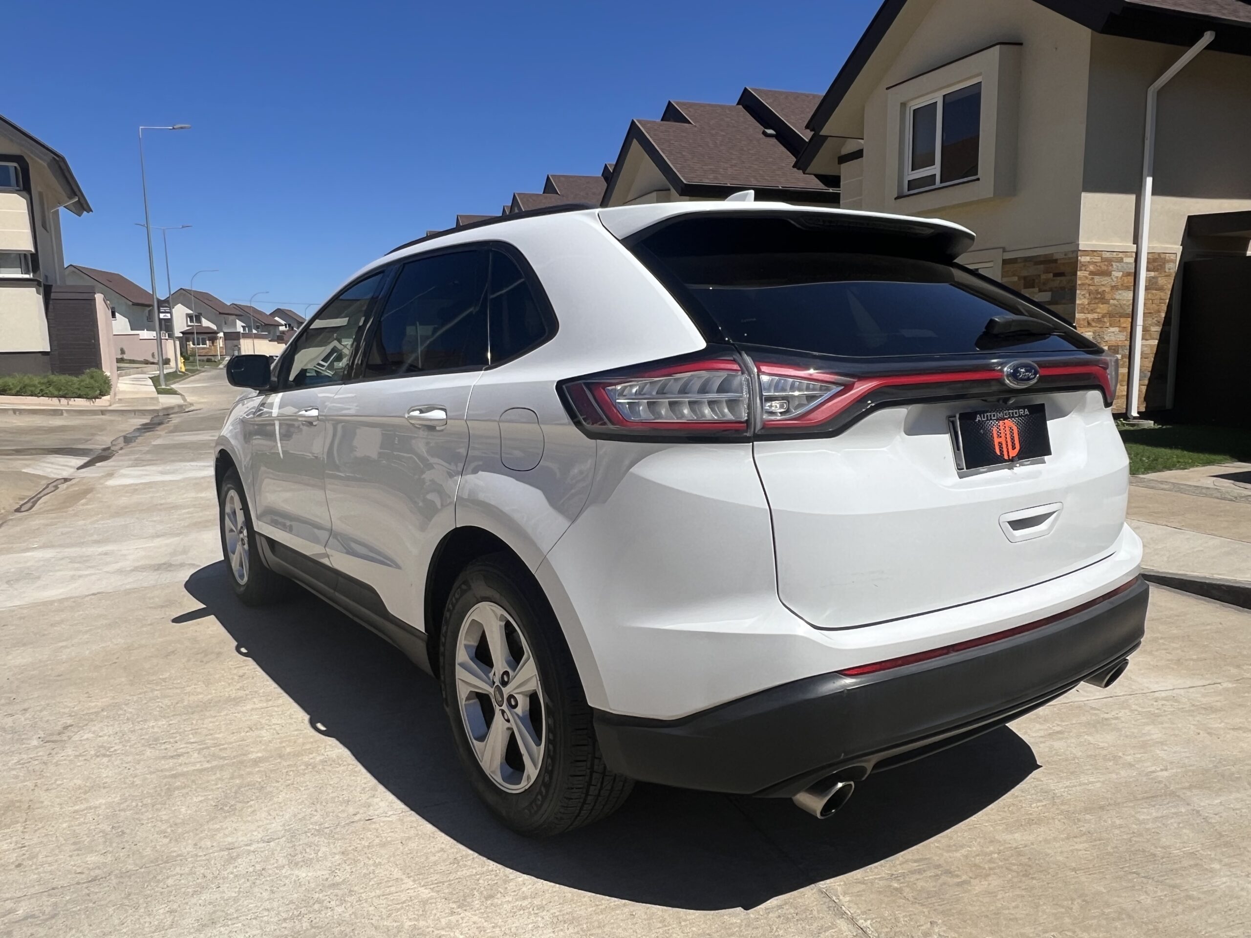 Ford Edge — foto 4 de 14