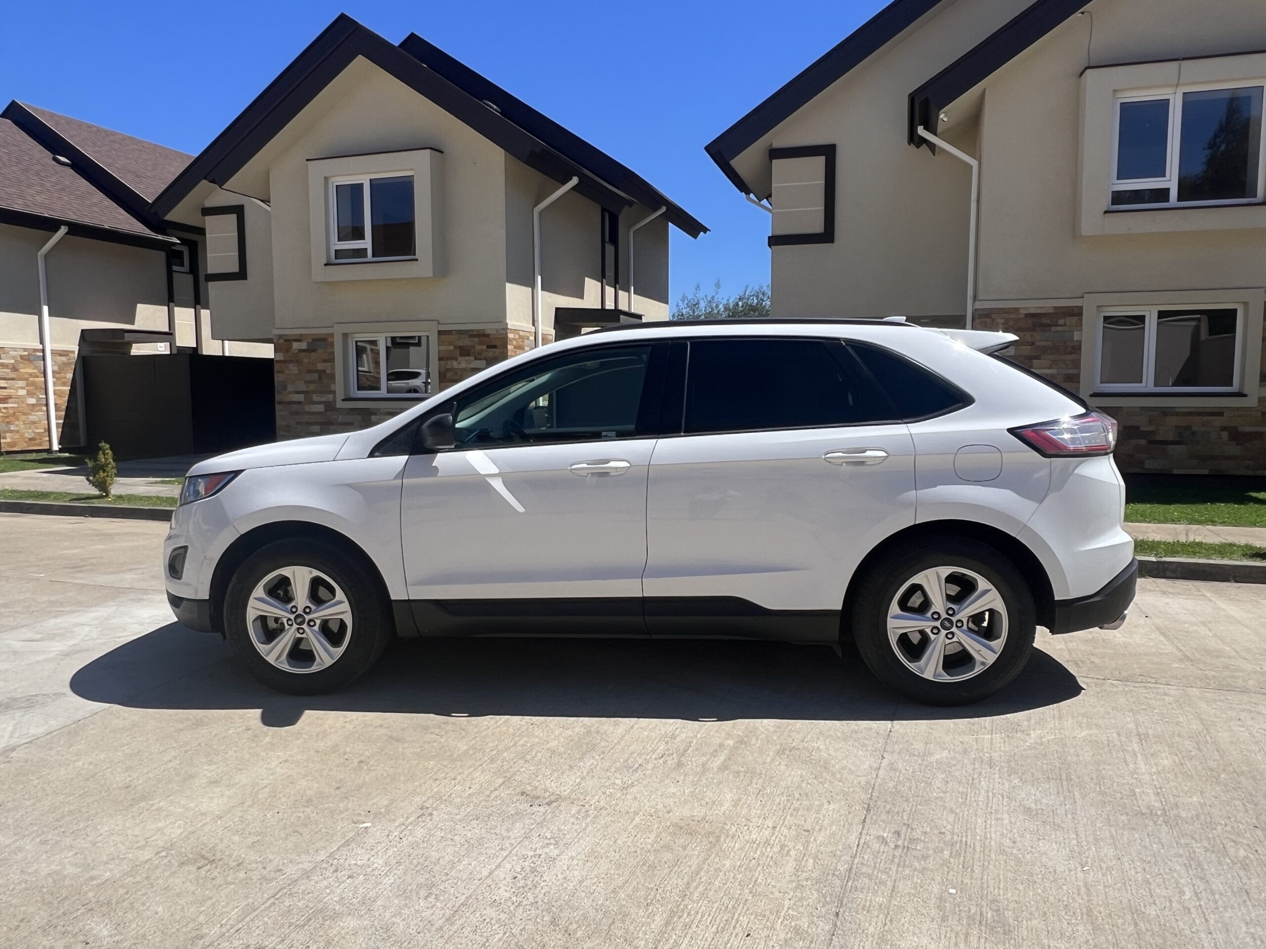 Ford Edge — foto 5 de 14