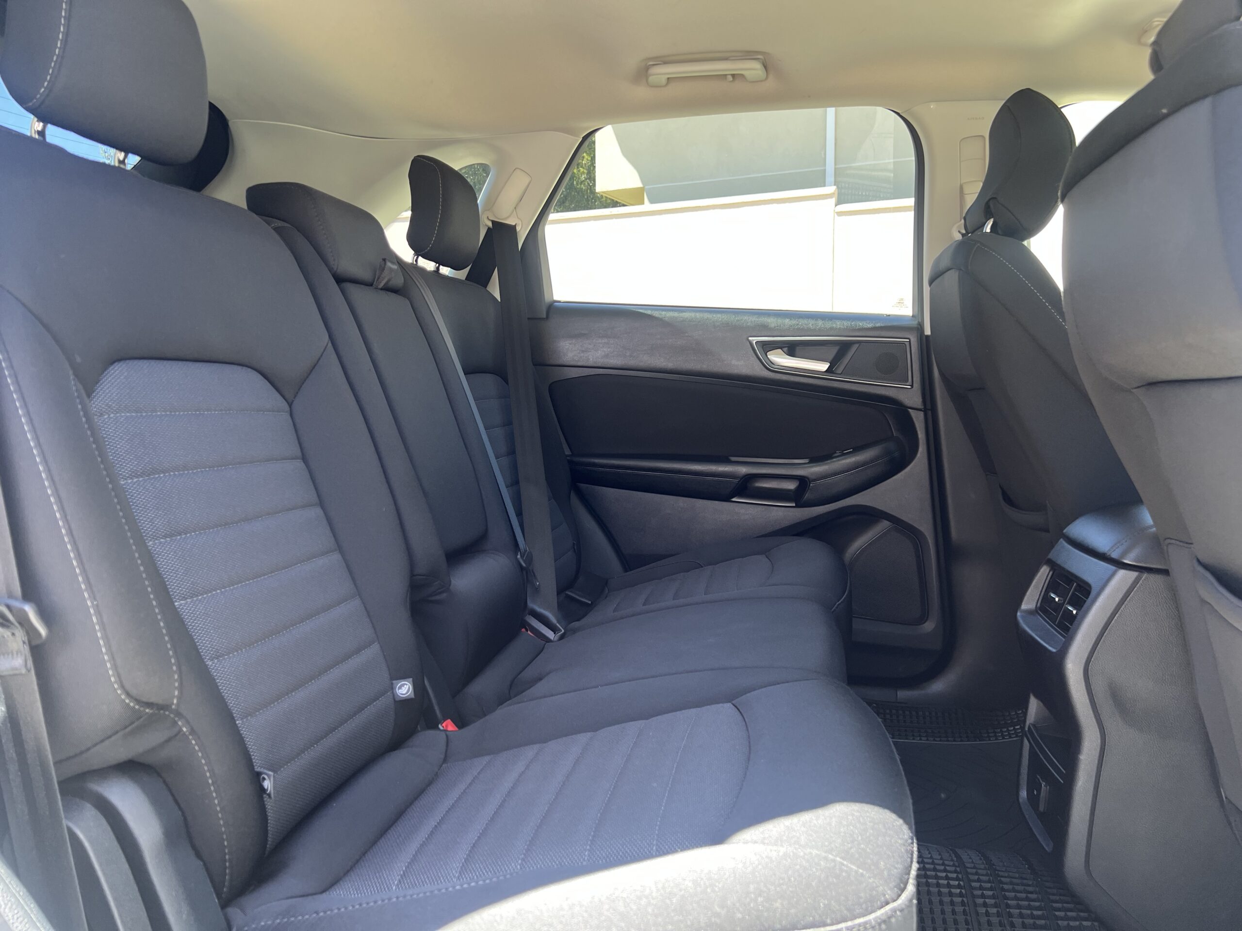 Ford Edge — foto 7 de 14