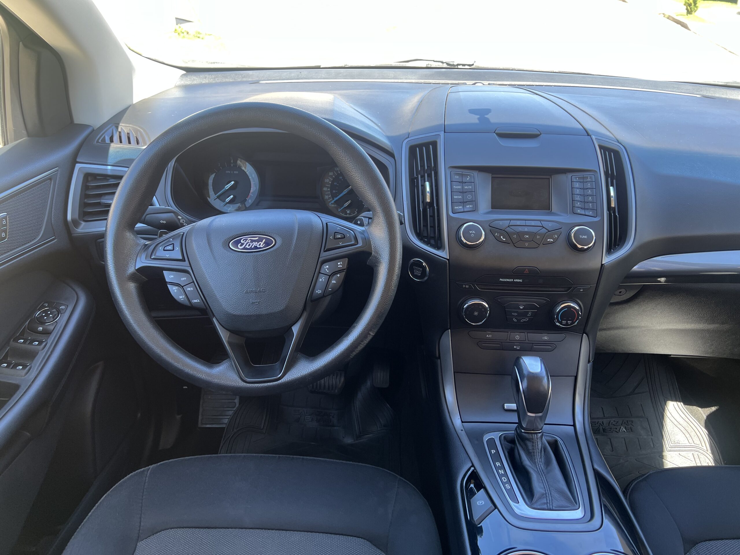 Ford Edge — foto 8 de 14