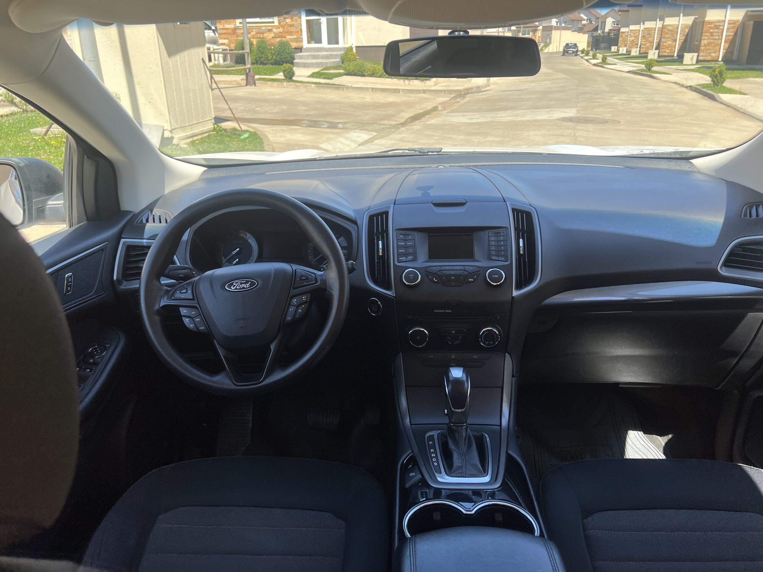Ford Edge — foto 9 de 14